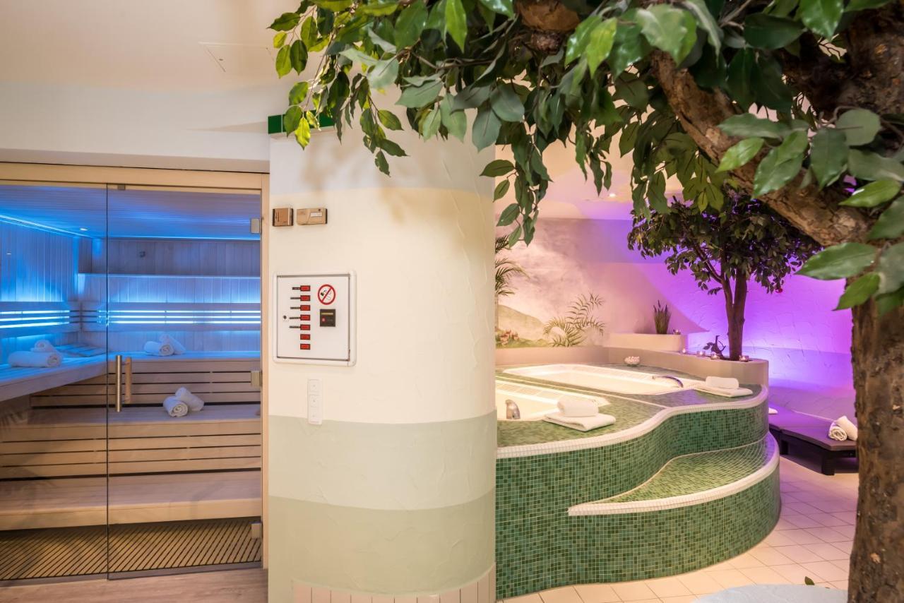 Hotel Am Schlosspark Ismaning Exteriör bild