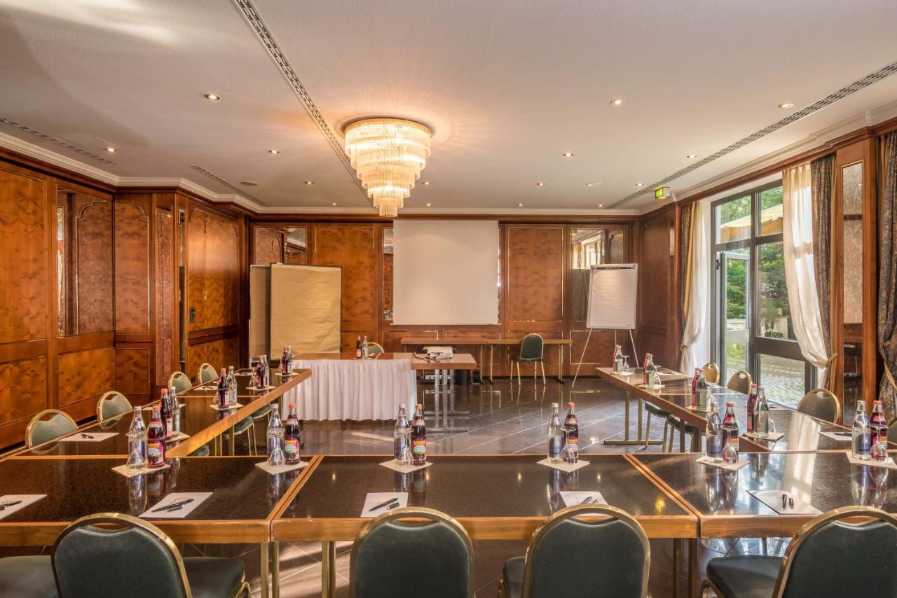 Hotel Am Schlosspark Ismaning Exteriör bild
