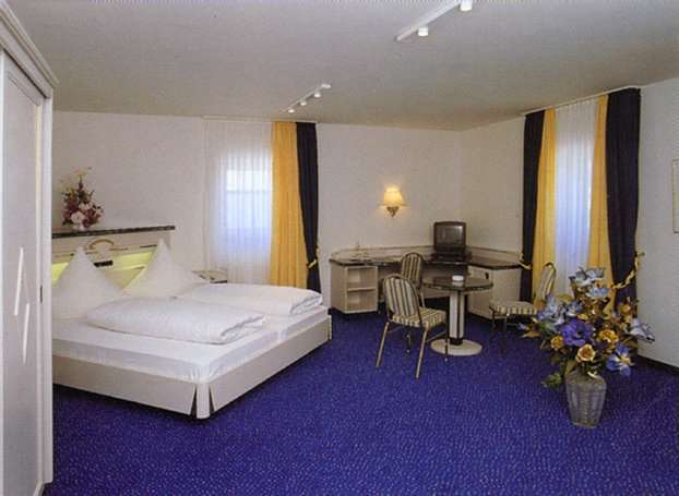 Hotel Am Schlosspark Ismaning Rum bild